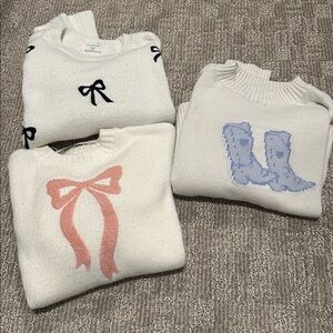 Kids White Sweater with Bow &Cow Boy Boots Accents kids 9/10 , 10/12